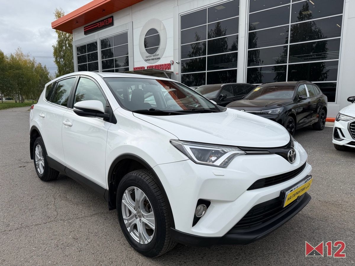 Toyota RAV4 2018 — фото 1